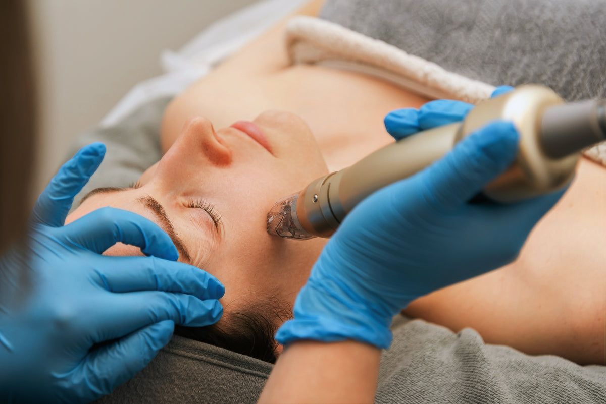 Dual-wave technology: Pulsed Wave for vascular and pigmentation, Continuous Wave for tightening