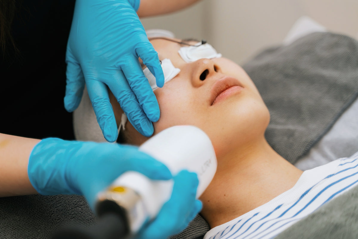 The Cosmeceutical Delivery System infuses targeted active ingredients during the same session