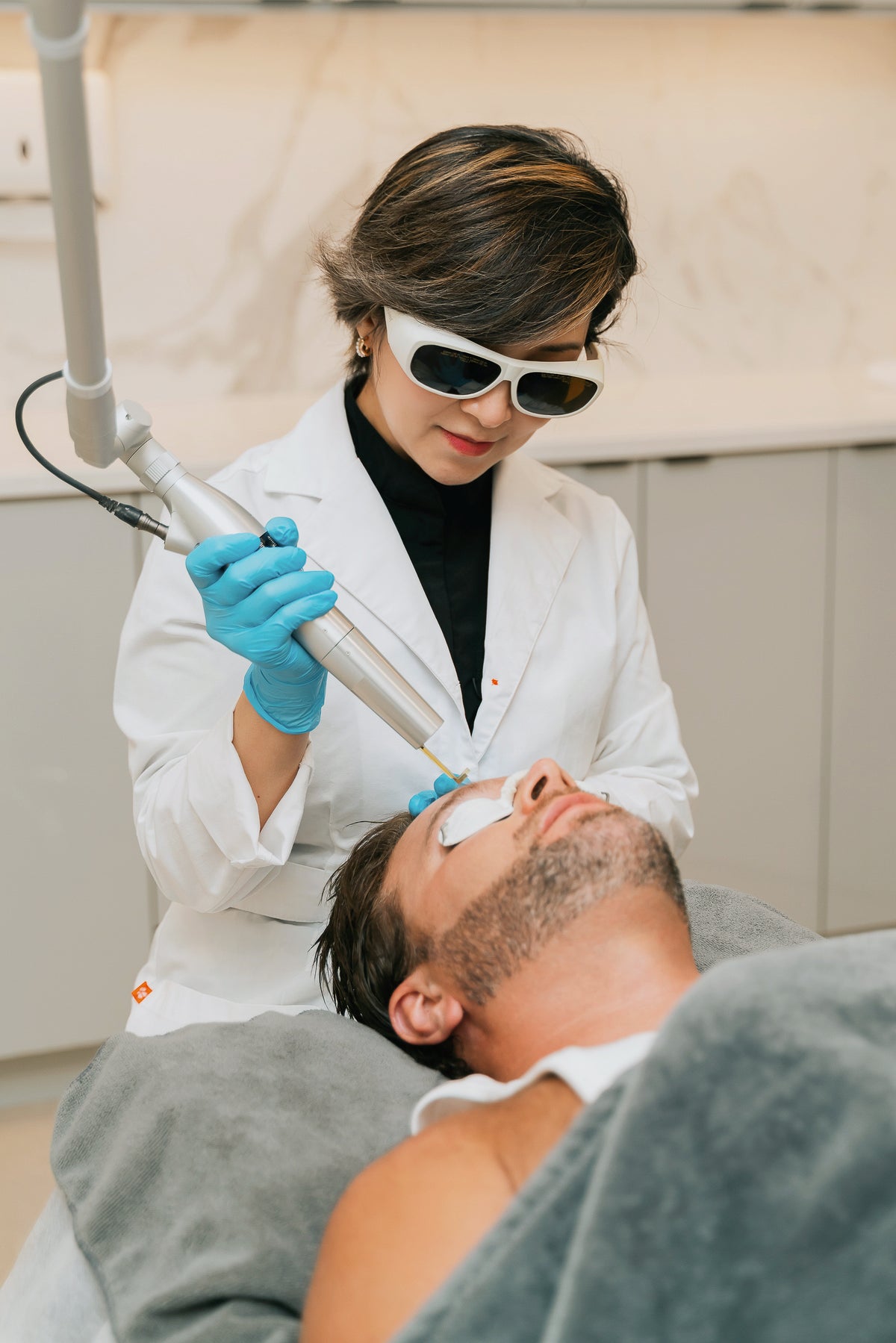 The PicoWay picosecond laser at BioPlus